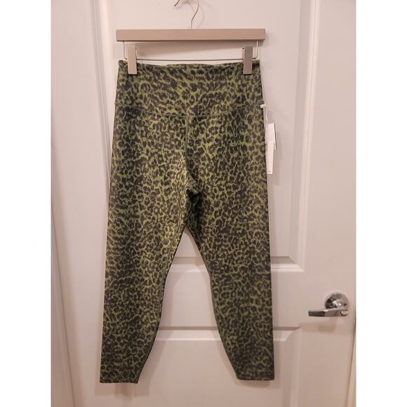 Good American Core Power Leggings in Green Leopard - Picture 2 of 7